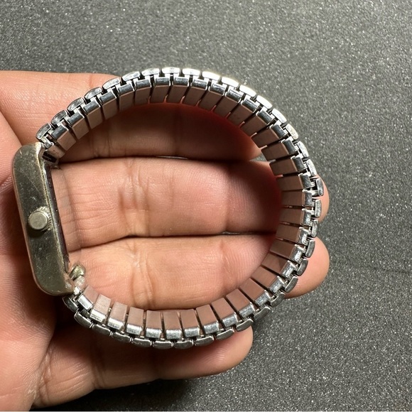 Speidel Express Ladies Quartz Tank Watch Silver Tone Roman Numeral Dial Working - Picture 6 of 9